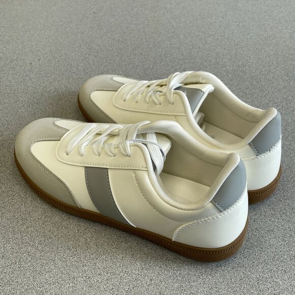 NEW J Sport Cecily Women's 7.5M  Sneakers White & Gray Casual Shoes - Picture 2 of 8